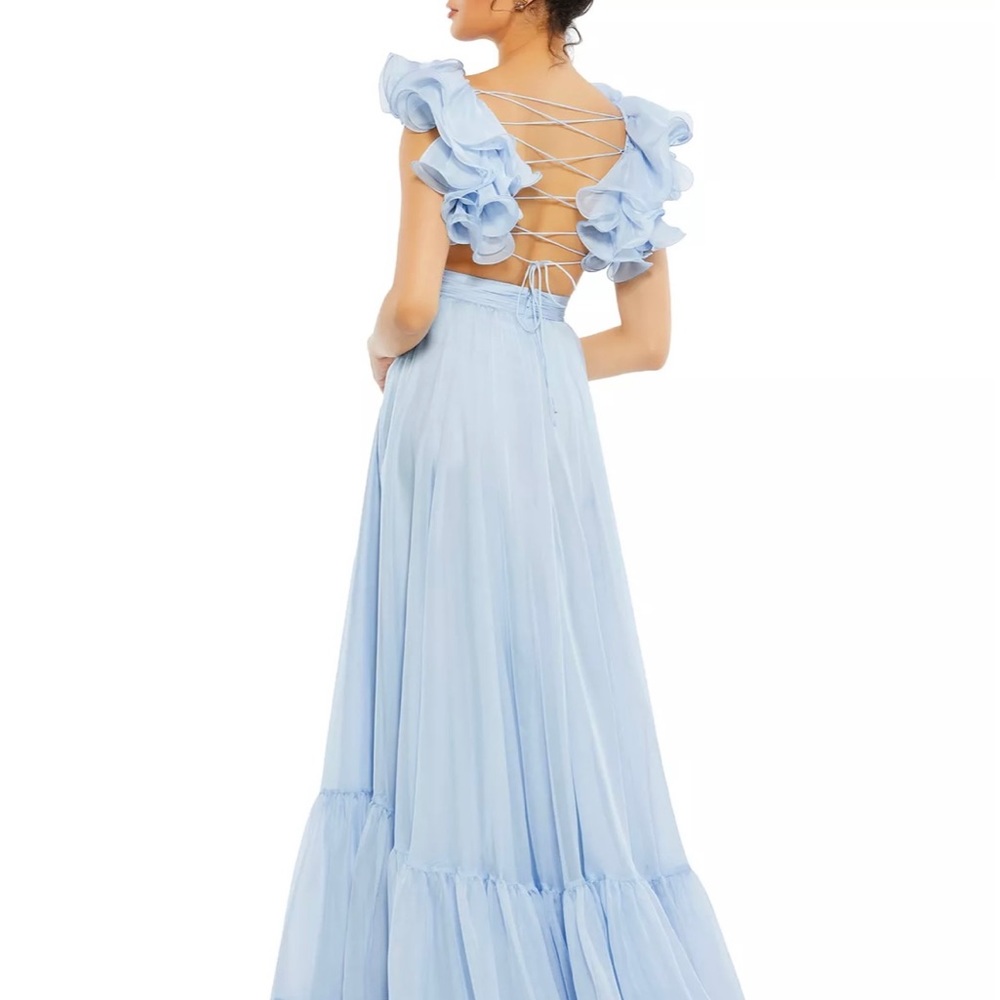 Mac Duggal Chiffon gown size 6 Powder Blue